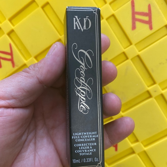 Deep 195 - Kat Von D Good Apple Full-Coverage Concealer0.33 Oz - Picture 5 of 6